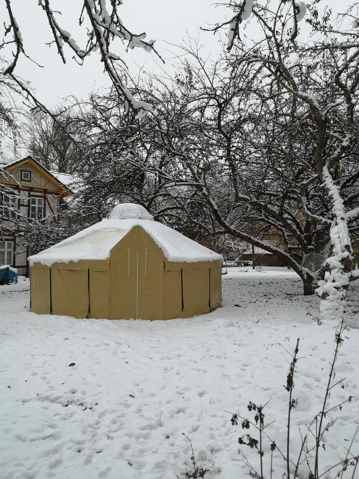 Jurten Im Garten Eden Bub Hotel Gutzkow Bagian luar foto