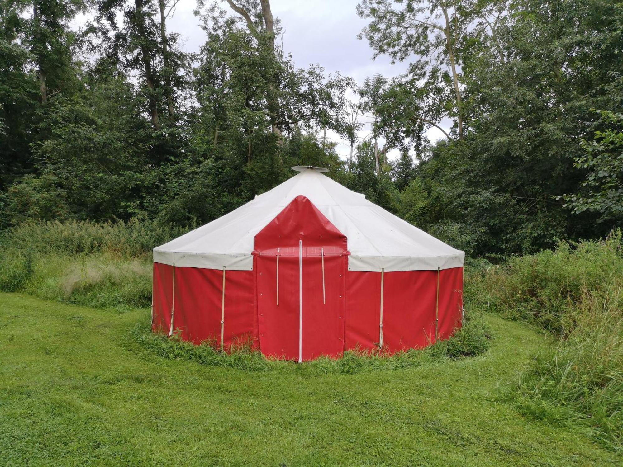 Jurten Im Garten Eden Bub Hotel Gutzkow Bagian luar foto